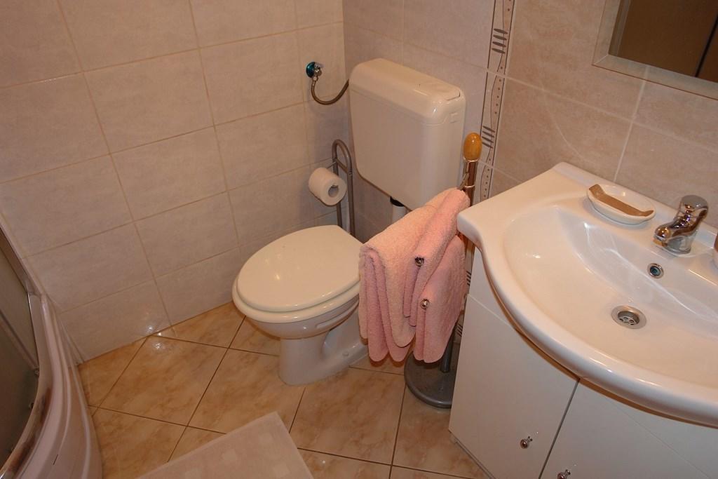 2 Bedroom Amazing Apartment In ซริกเวนิซา ห้อง รูปภาพ