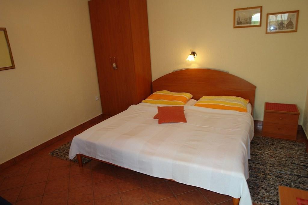 2 Bedroom Amazing Apartment In ซริกเวนิซา ห้อง รูปภาพ