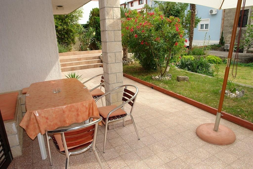 2 Bedroom Amazing Apartment In ซริกเวนิซา ห้อง รูปภาพ